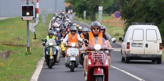 Do Lovosic se sjedou milovníci skútrů Vespa. Letošní VESPARÁDA pomůže Madlence z Čížkovic.
