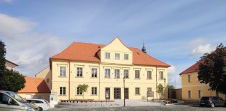 VOLNÁ MÍSTA: Říp o. p. s. hledá šatnáře(ku)/pokladní