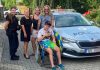 Dojemné překvapení: Nemocný Šimon oslavil 18. narozeniny, gratulovat mu přijeli policisté v uniformě
