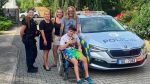 Dojemné překvapení: Nemocný Šimon oslavil 18. narozeniny, gratulovat mu přijeli policisté v uniformě Dojemné překvapení: Nemocný Šimon oslavil 18. narozeniny, gratulovat mu přijeli policisté v uniformě
