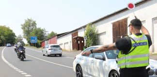 Víkendové kontroly na silnicích: Policisté rozdali pokuty za stovky tisíc, zaměřili se i na motorkáře