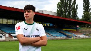 Z Litoměřic až do Bundesligy. Šestnáctiletý fotbalista Filip Zahálka podepsal smlouvu s Mönchengladbachem Z Litoměřic až do Bundesligy. Šestnáctiletý fotbalista Filip Zahálka podepsal smlouvu s Mönchengladbachem