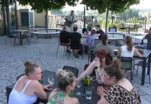 ROUDNICE N. L.: Léto v Caffé Říp odstartoval hudebník VALIS