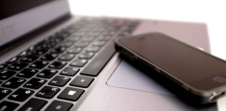 Podvodníci na Štětsku obrali ženu o desítky tisíc. Využili trik s „rozbitým telefonem dcery“