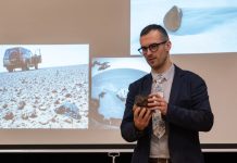 Dotkněte se vesmíru. Pedagog a ředitel litoměřické školy Radek Šrejbr přináší unikátní přednášky s ukázkou pravých meteoritů