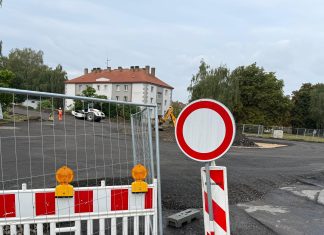 Druhá etapa oprav křižovatky U Jatek v Lovosicích nabere zpoždění. Od 7. září přinese úplnou uzavírku i změny v MHD