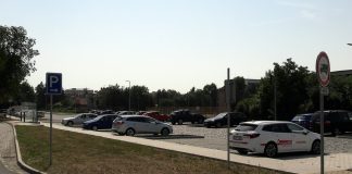 LITOMĚŘICE: Začala stavba druhé části parkoviště v ulici Husova