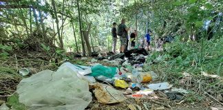Rybáři z litoměřického spolku uklidili černé skládky podél Labe