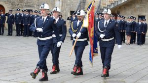 Noví profesionální hasiči složili slib. Na hradě v Budyni nad Ohří přísahalo 35 nováčků Noví profesionální hasiči složili slib. Na hradě v Budyni nad Ohří přísahalo 35 nováčků