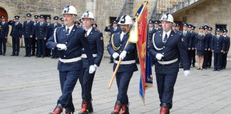 Noví profesionální hasiči složili slib. Na hradě v Budyni nad Ohří přísahalo 35 nováčků