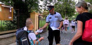 LITOMĚŘICE: Policisté vysvětlovali školákům, jak správně přes přechod