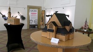 LIBOCHOVICE: Ve výstavní síni zámku opět vystavují designéři z Litegry LIBOCHOVICE: Ve výstavní síni zámku opět vystavují designéři z Litegry