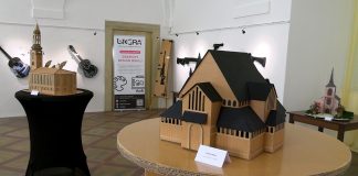 LIBOCHOVICE: Ve výstavní síni zámku opět vystavují designéři z Litegry