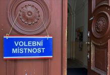 Vítězové voleb začali jednání o možných koalicích