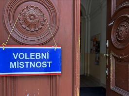 Vítězové voleb začali jednání o možných koalicích