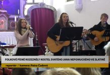 SLATINA: Folkové písně rozezněly kostel svatého Jana Nepomuckého ve Slatině