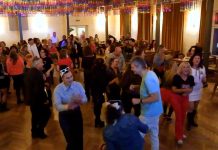 LOVOSICE: Charita Lovosice oslavila 30 let devadesátkovou Retro párty