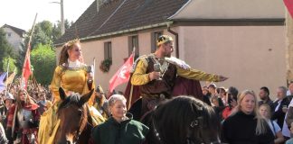 V. ŽERNOSEKY: Velkožernosecké vinobraní zalilo slunce i proudy vína a burčáku