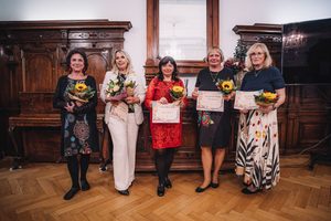 Knihovníci převzali krajská ocenění. Jedno zamířilo i do ústecké knihovny. Knihovníci převzali krajská ocenění. Jedno zamířilo i do ústecké knihovny.