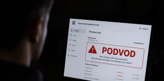 Falešný investor, obálka s hotovostí a tajné heslo „Bitcoin“. Na Litoměřicku řádil finanční kurýr podvodníků